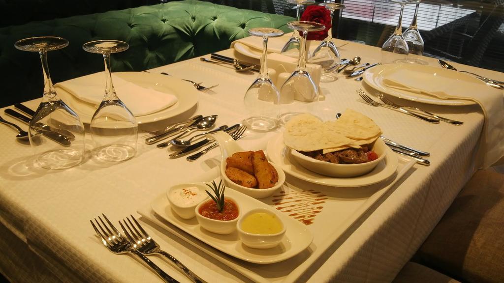 Atasehir Palace Hotel & Conference Isztambul Kültér fotó