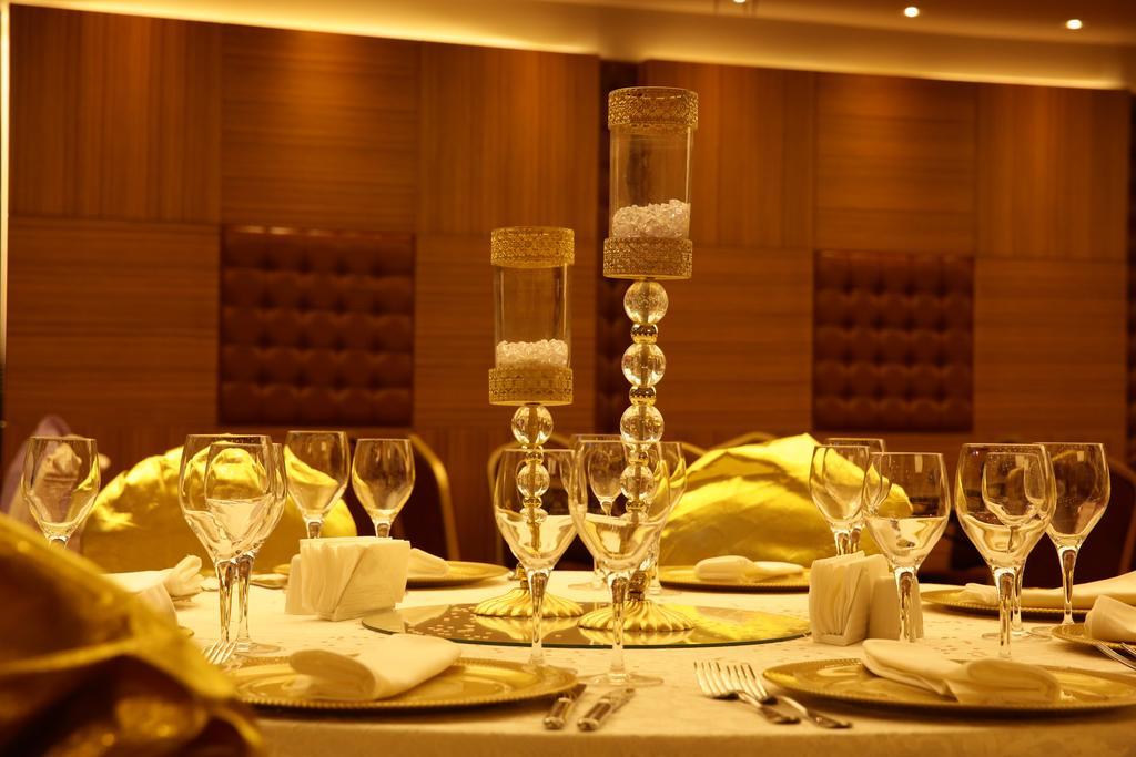 Atasehir Palace Hotel & Conference Isztambul Kültér fotó
