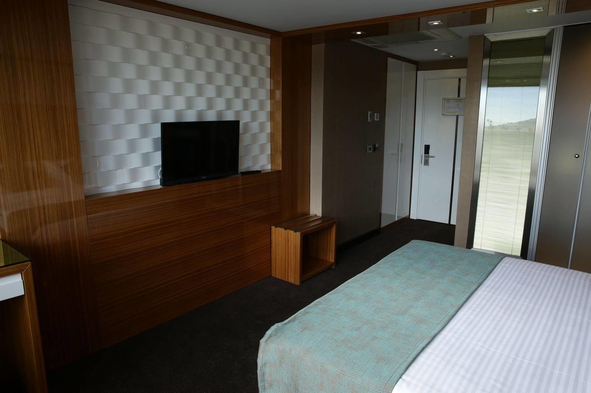 Atasehir Palace Hotel & Conference Isztambul Kültér fotó