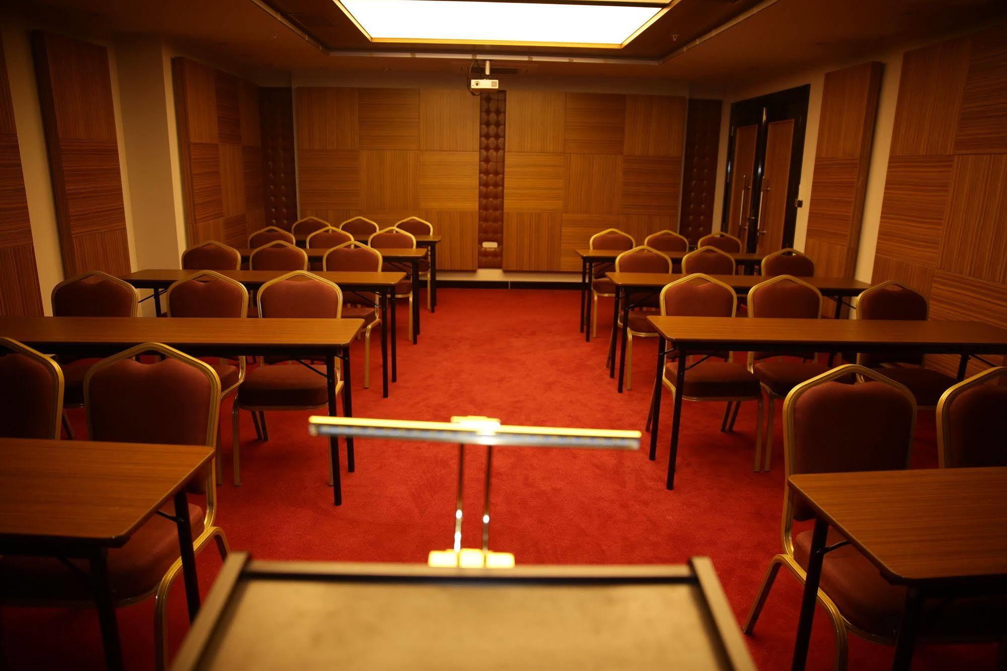 Atasehir Palace Hotel & Conference Isztambul Kültér fotó